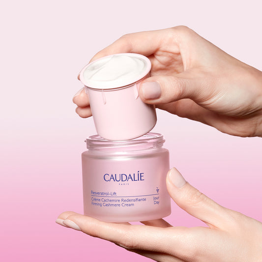 CAUDALIE dieninis veido kremas suglebusiai odai RESVERATROL-LIFT FIRMING CASHMERE CREAM, 50 ml – papildymas