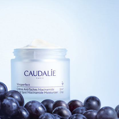 CAUDALIE drėkinamasis veido kremas pigmentuotai odai VINOPERFECT DARK SPOT NIACINAMIDE MOISTURIZER, 50 ml