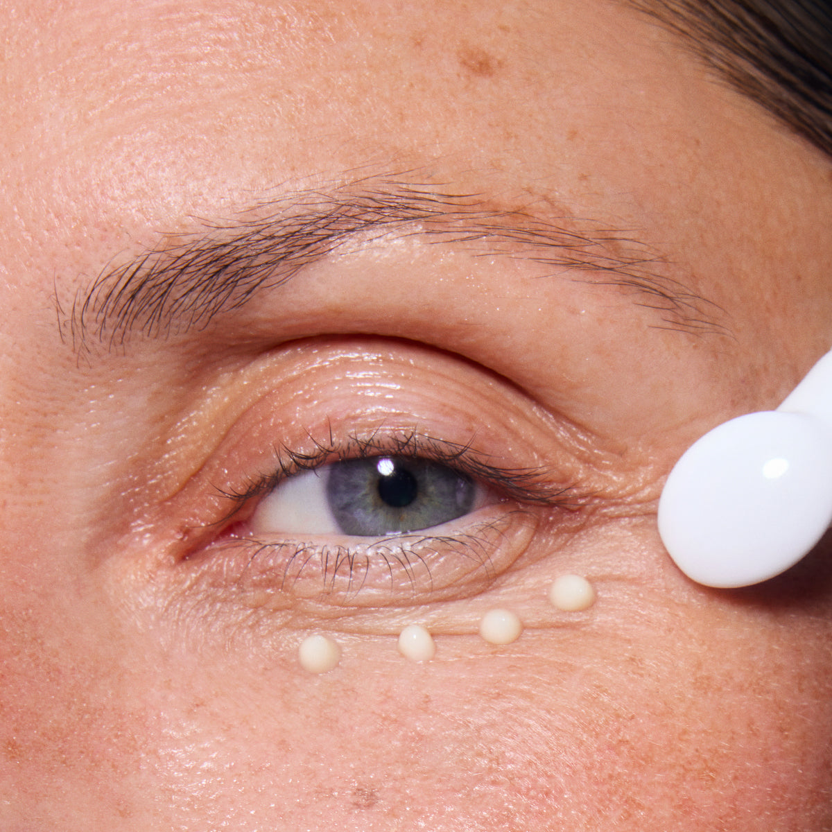 CAUDALIE skaistinamasis paakių kremas VINOPERFECT BRIGHTENING EYE CREAM, 15 ml
