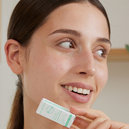 LA ROSÉE maskuojantis pieštukas probleminei odai ANTI-BLEMISH TINTED CONCEALER STICK, 4,5 g